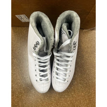 Load image into Gallery viewer, Bladerunner by RB Aurora W Figure Skates 33072
- 2