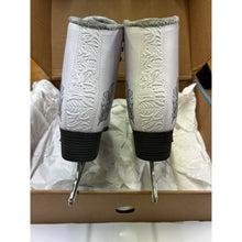 Load image into Gallery viewer, USED Bladerunner Aurora Womens Figure Skates 35938
- 3