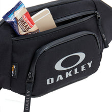 Load image into Gallery viewer, Oakley Snow Bumbag Fanny Pack
- 2