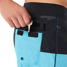 Load image into Gallery viewer, Oakley Cambo Block 19 Mens Boardshorts
- 3