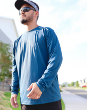 Load image into Gallery viewer, BloqUV Men's Long Sleeve Jet Tee
 - 82