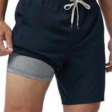 Load image into Gallery viewer, Vuori Kore 7.5 Inch Lined Mens Shorts
 - 18
