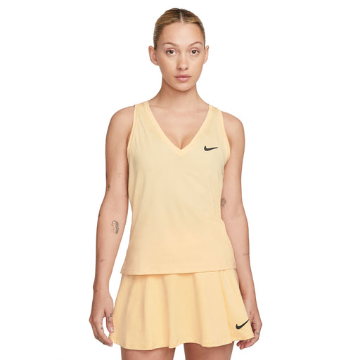 NikeCourt Victory Womens Tennis Tank Top - PALE VANILA 294/L