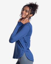 Load image into Gallery viewer, BloqUV Women's Scallop Top Relaxed
 - 24
