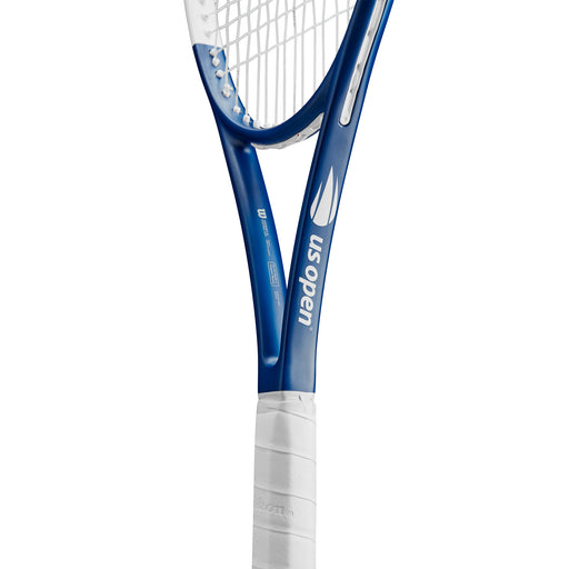Wilson Blade 98 16x19 v8US Unstrung Tennis Racquet