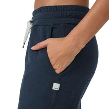 Load image into Gallery viewer, Vuori Performance Womens Jogger
 - 18