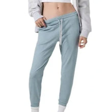 Load image into Gallery viewer, Vuori Performance Womens Jogger
 - 11