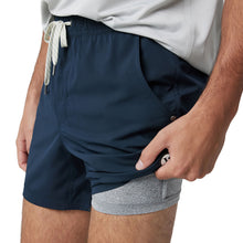 Load image into Gallery viewer, Vuori Kore 5 Inch Mens Lined Shorts
 - 4