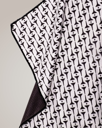 Glove It Black Tees Quick-Drying Towel