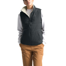 Load image into Gallery viewer, The North Face Merriewood Rev W Vest Prior Season
 - 1