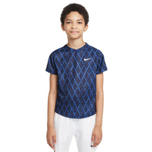 Load image into Gallery viewer, NikeCourt Dri-FIT Victory Boys SS Tennis Shirt - OBSIDIAN 451/XL
 - 3