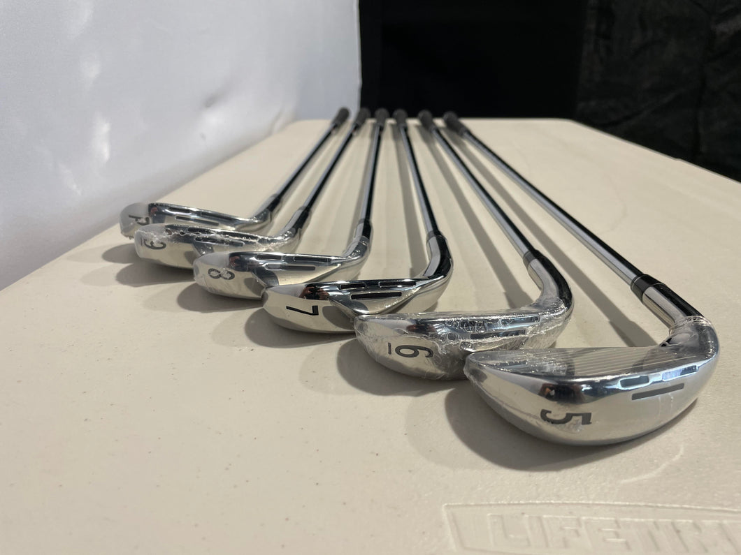 Wilson D9 Steel 5-PW Demo Irons - Kbs Max/Stiff