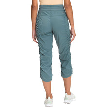 Load image into Gallery viewer, The North Face Aphrodite 2.0 Womens Capris
 - 4